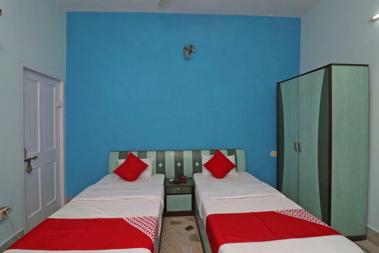 Oyo 37989 Hotel Debarshi Bānkura Exteriör bild
