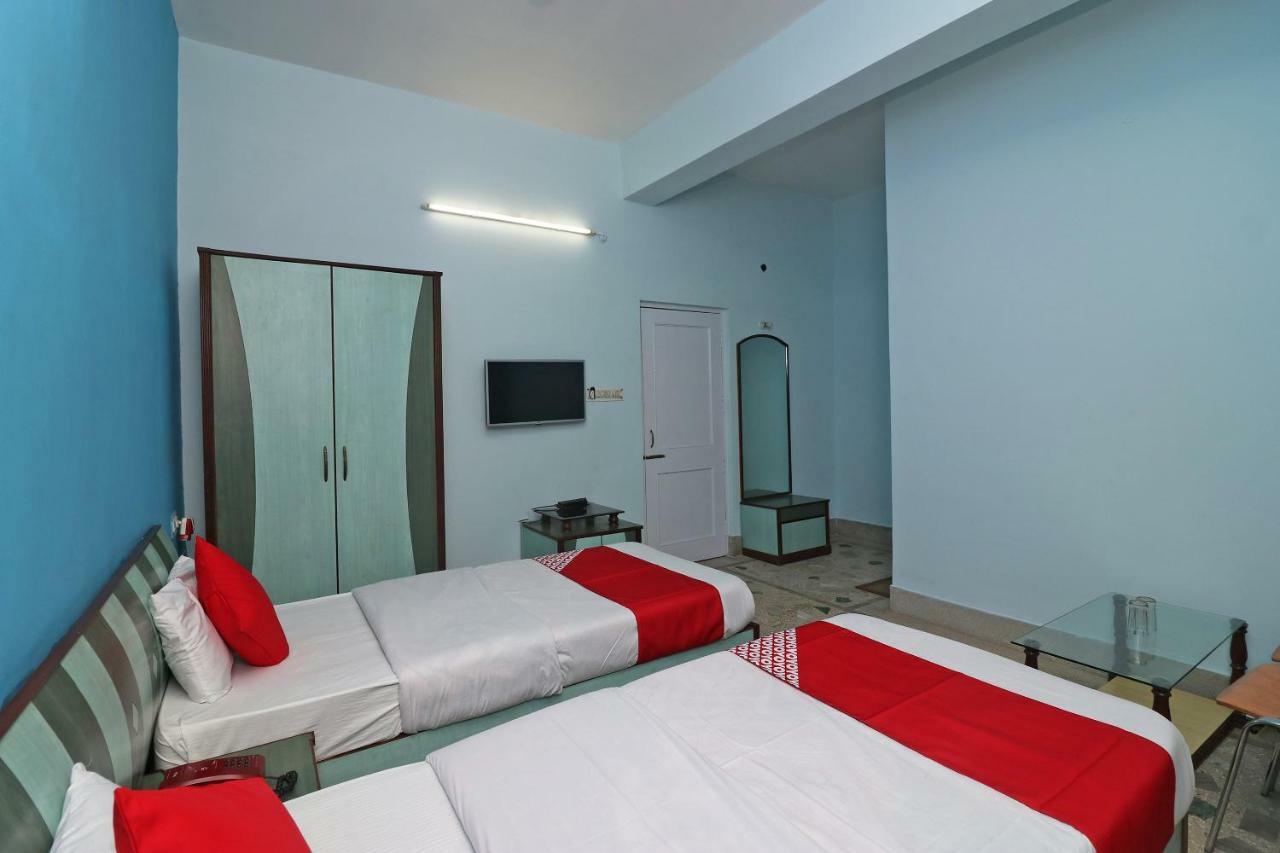Oyo 37989 Hotel Debarshi Bānkura Exteriör bild