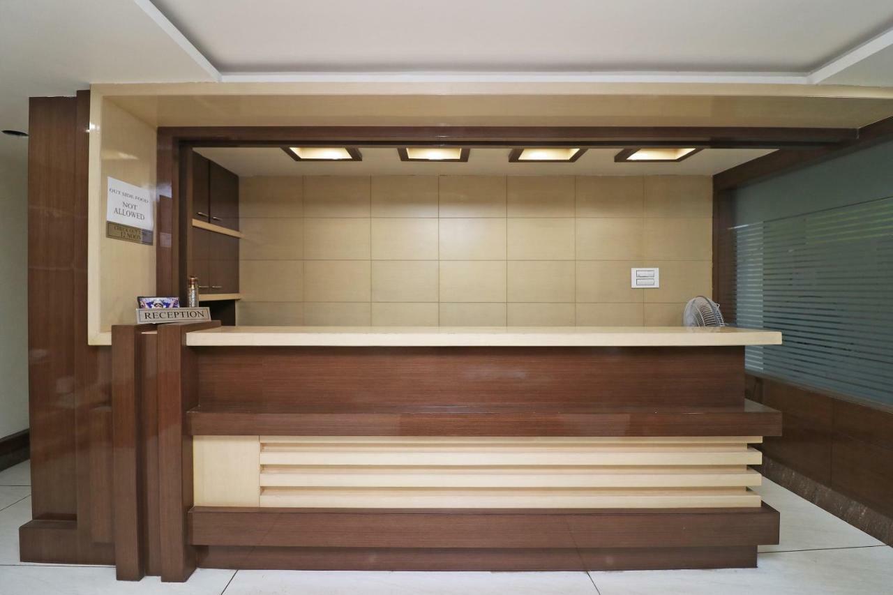 Oyo 37989 Hotel Debarshi Bānkura Exteriör bild