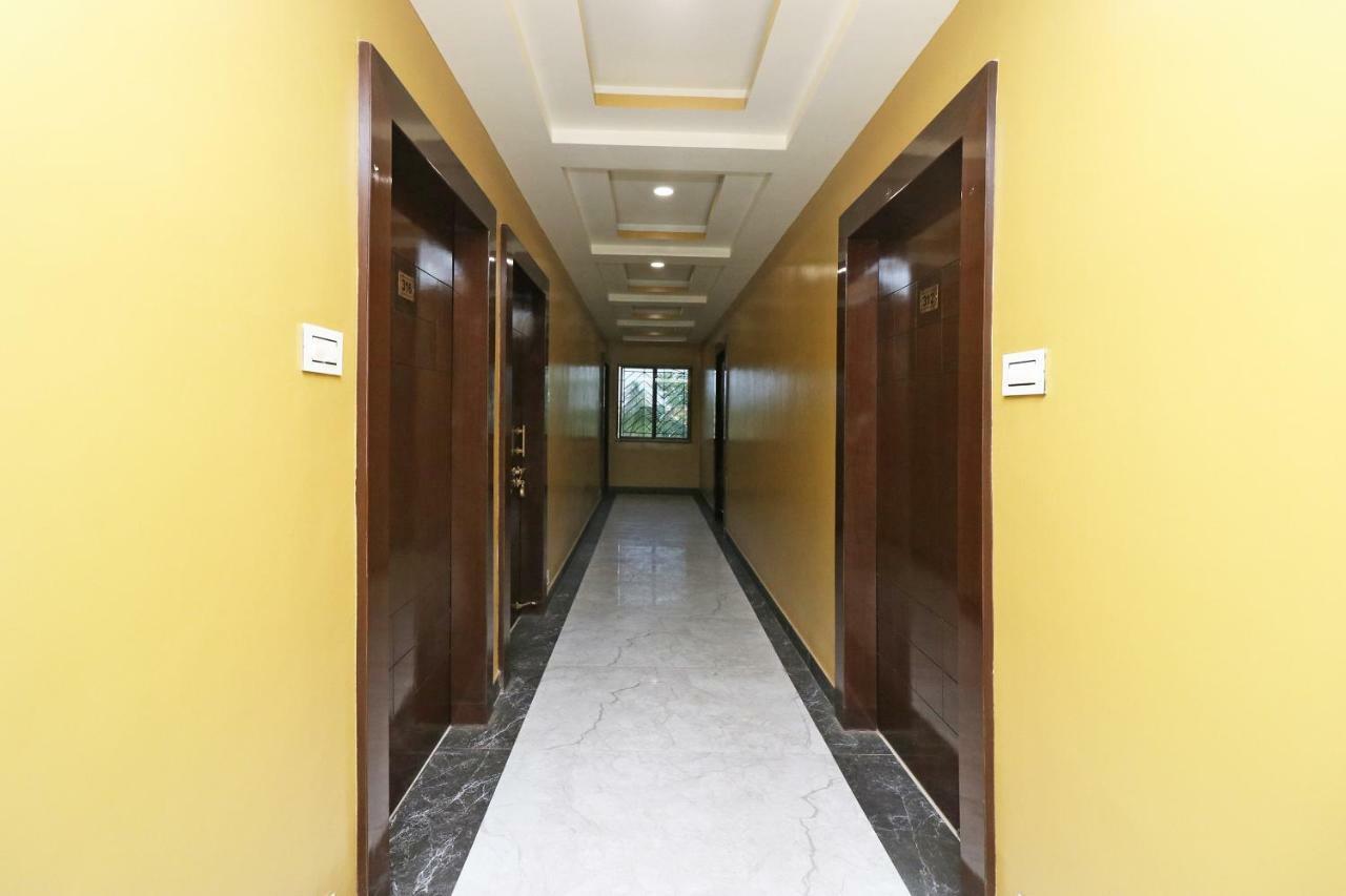 Oyo 37989 Hotel Debarshi Bānkura Exteriör bild