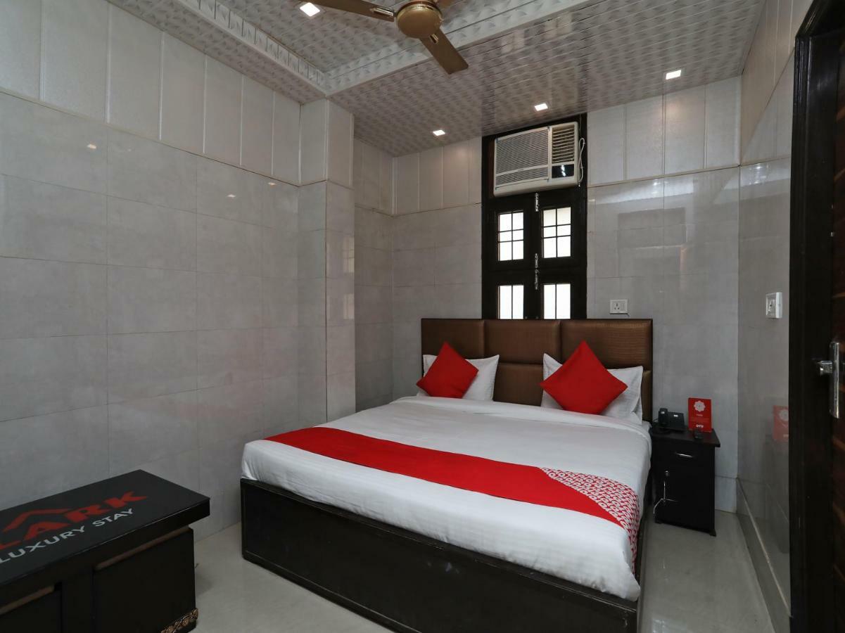 Oyo 37989 Hotel Debarshi Bānkura Exteriör bild
